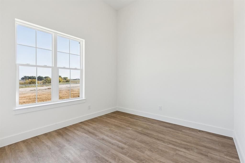 711 Hummingbird Lane. Justin, TX 76247