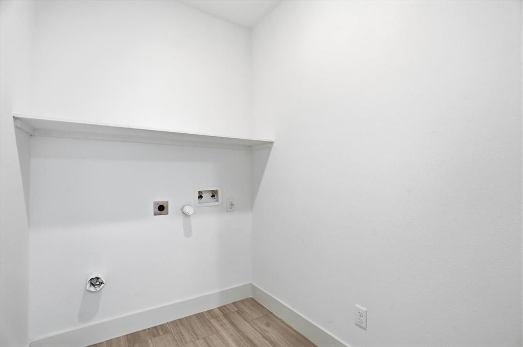 1613 Se Park Road. Mineral Wells, TX 76067