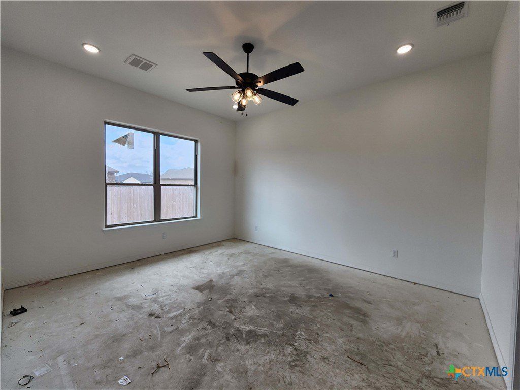 813 Eagle Cross Cove. Salado, TX 76571