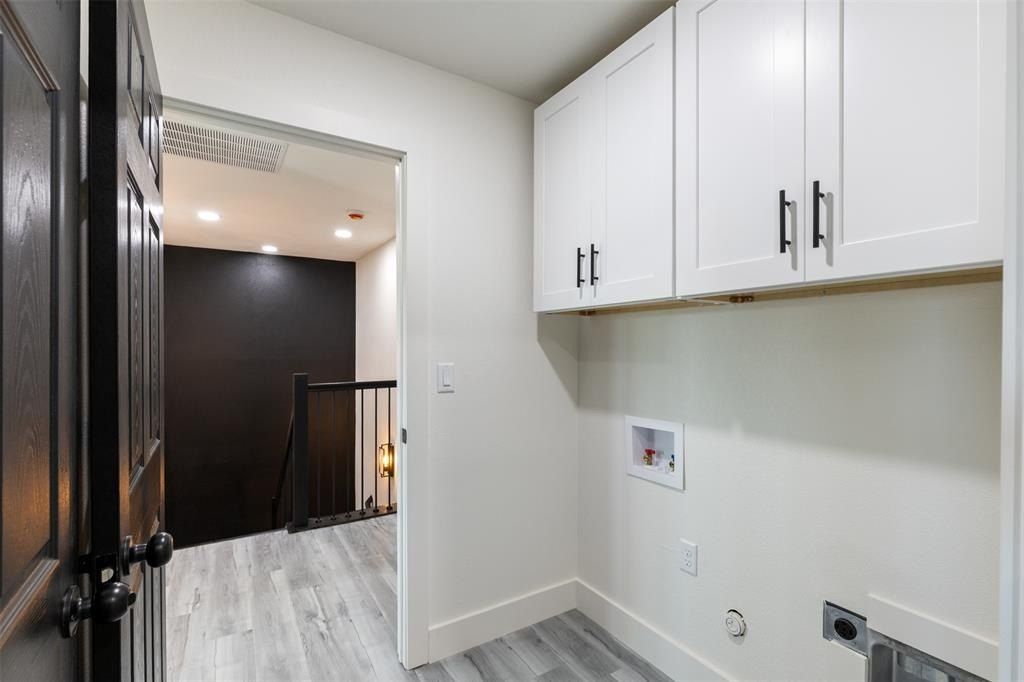 3623 Sioux Trail. Granbury, TX 76048