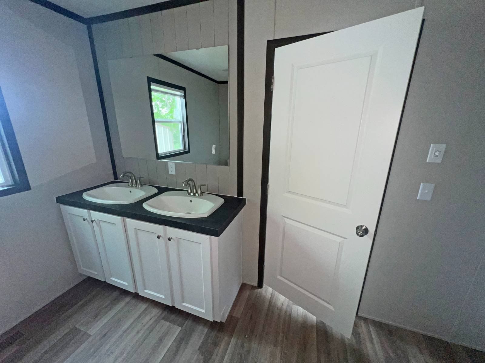 434 Sandy Bass Lane. Newark, TX 76071