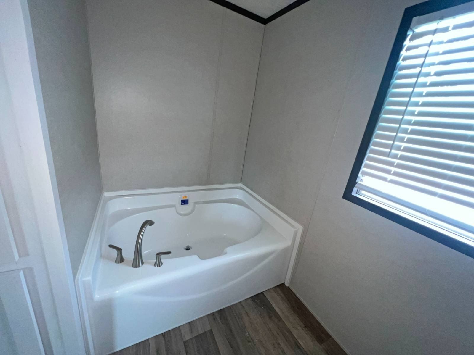 435 Sandy Bass Lane. Newark, TX 76071