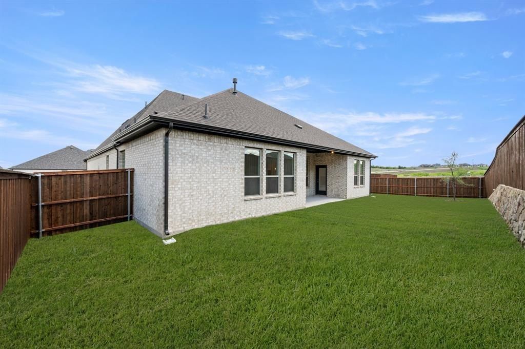 4304 Knight Street. Midlothian, TX 76065