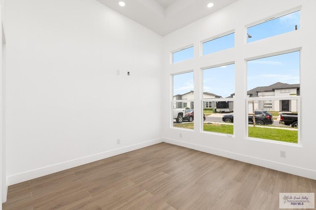 9517 Lake John. Los Fresnos, TX 78566