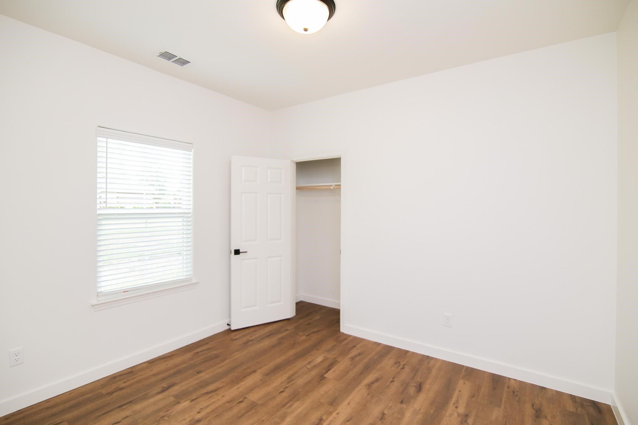 1204 Douglas. Longview, TX 75602