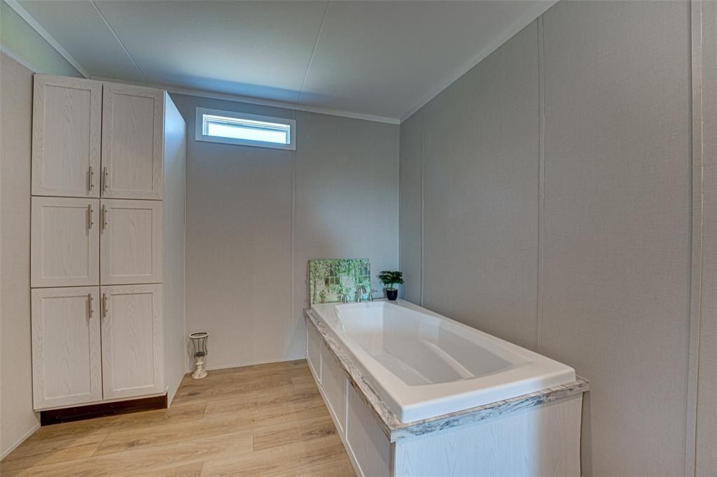 3060 Cochise Court. Ferris, TX 75125