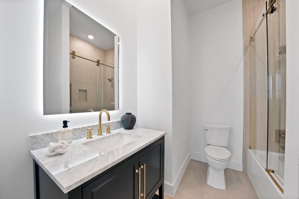 650 Gibson Road. Waxahachie, TX 75165