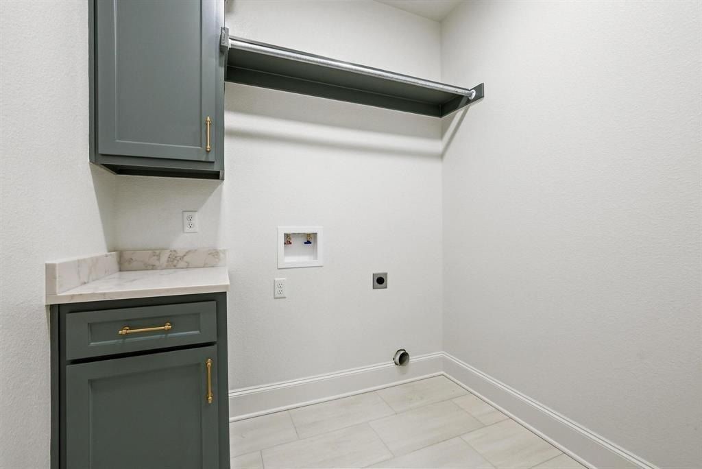 6417 Mill Run Road. Athens, TX 75751