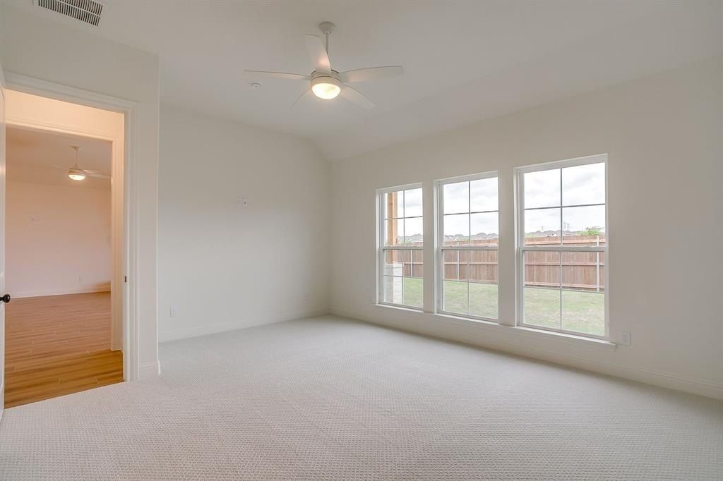 7286 Velvetleaf. Benbrook, TX 76126