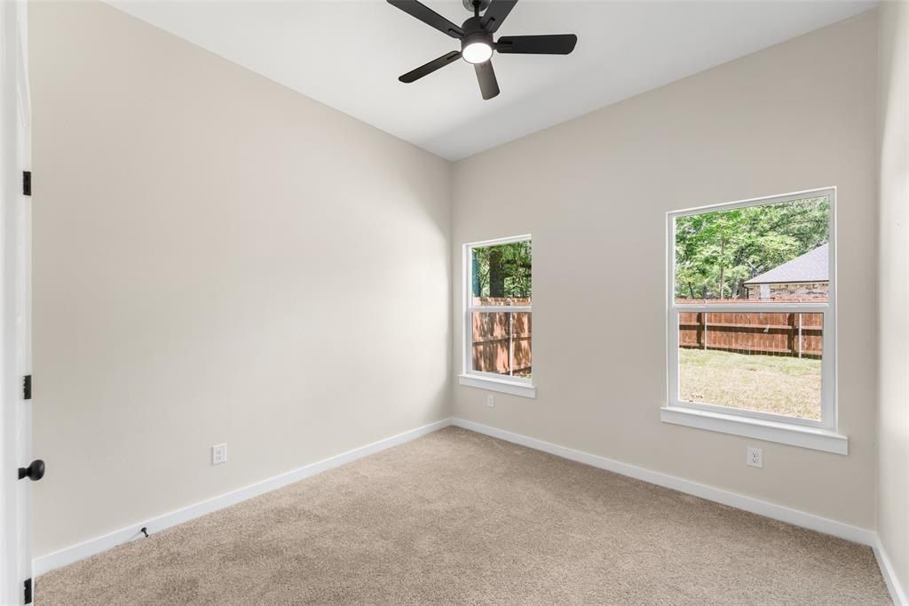 108 Parkside Drive. Trinidad, TX 75163