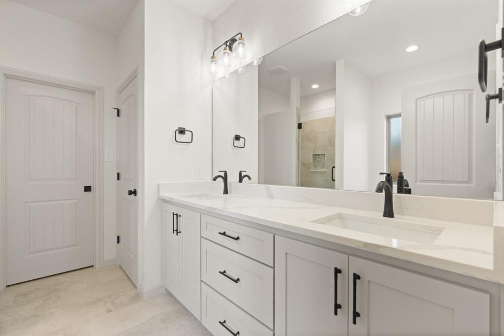 1707 Lakeway Drive. Cleburne, TX 76033