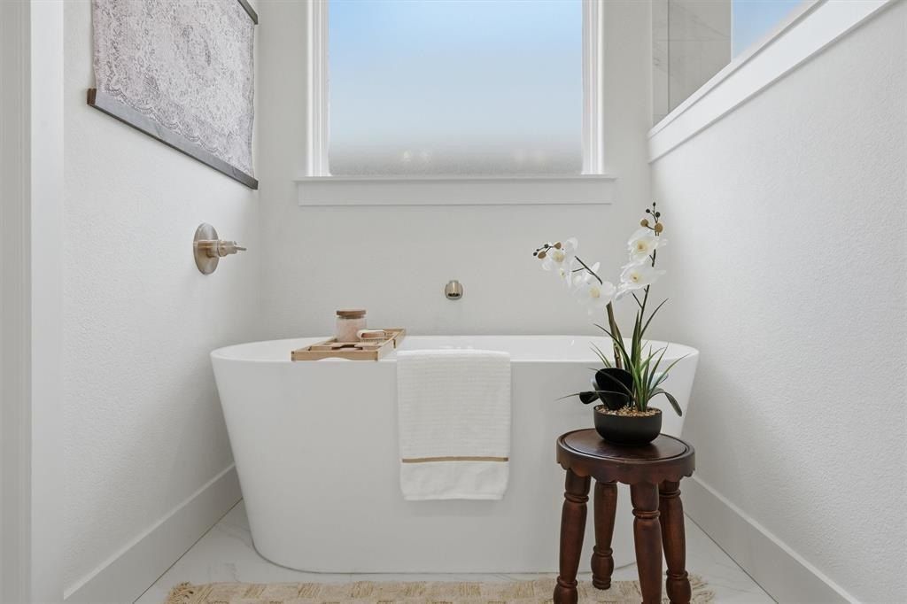 948 Huckleberry Lane. Tolar, TX 76476