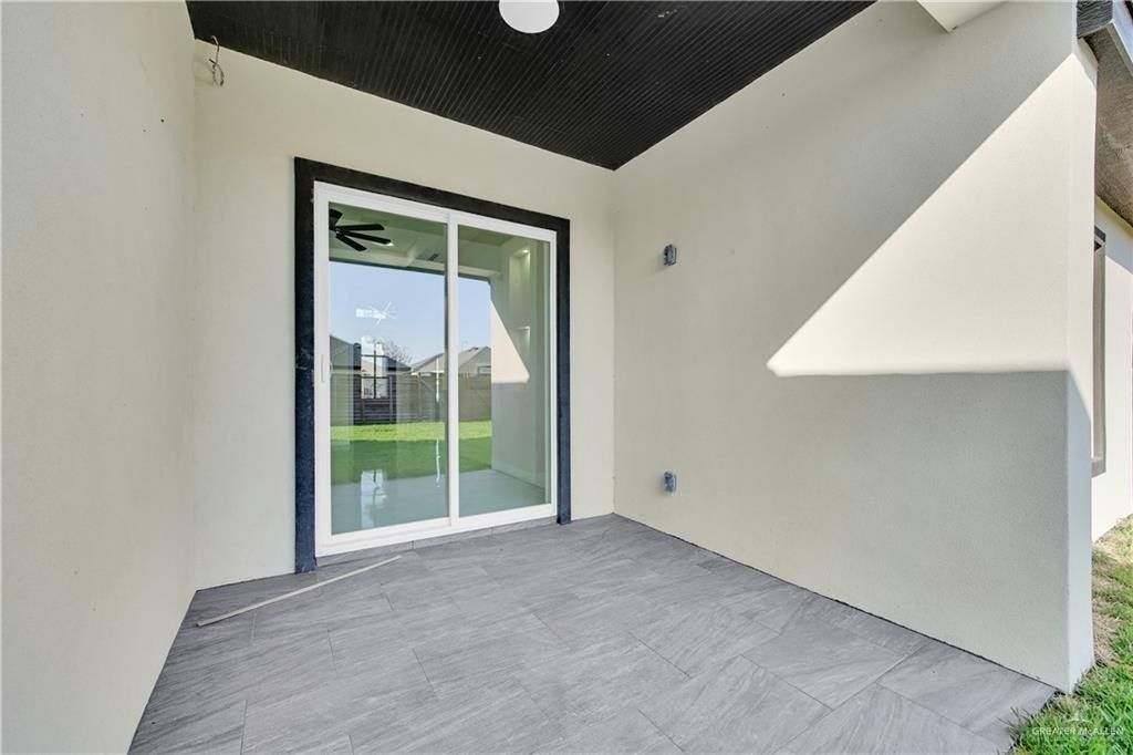 1104 W Dukakis Avenue. Alton, TX 78573