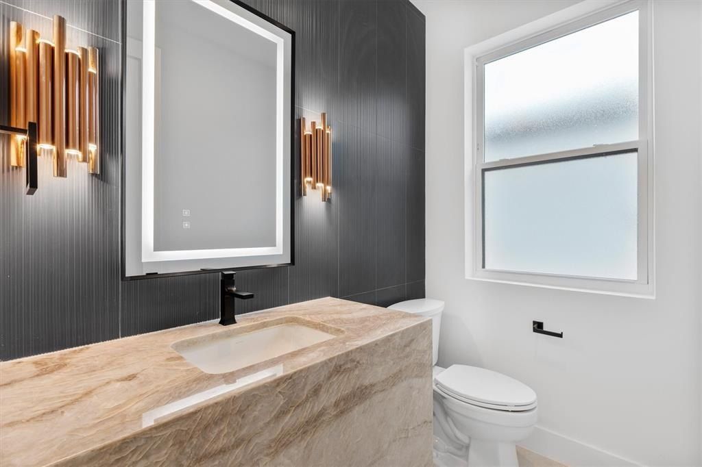 9434 Biscayne Boulevard. Dallas, TX 75218