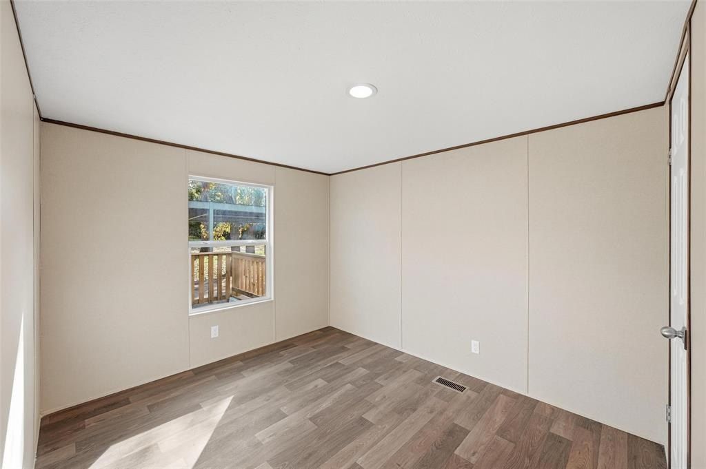 279 Carlisle Court. Springtown, TX 76082