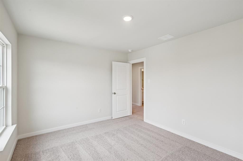 334 Amberville Drive. Red Oak, TX 75154