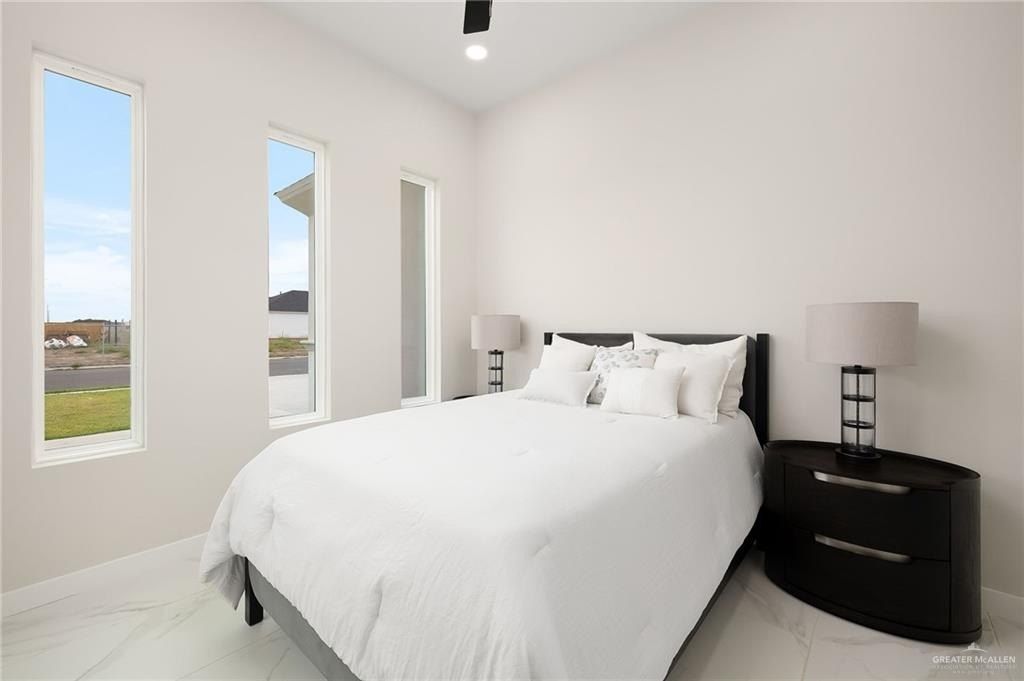 2301 N Gaytan Avenue. Edinburg, TX 78542