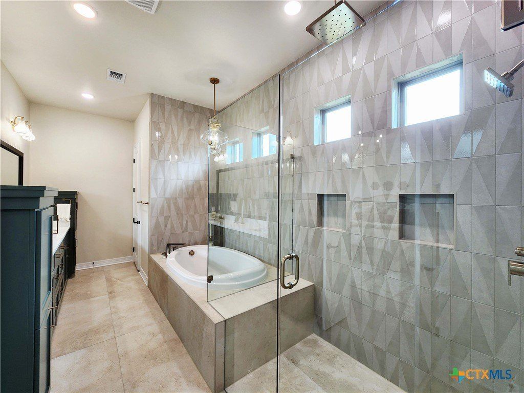 301 Rodeo Road. Salado, TX 76571