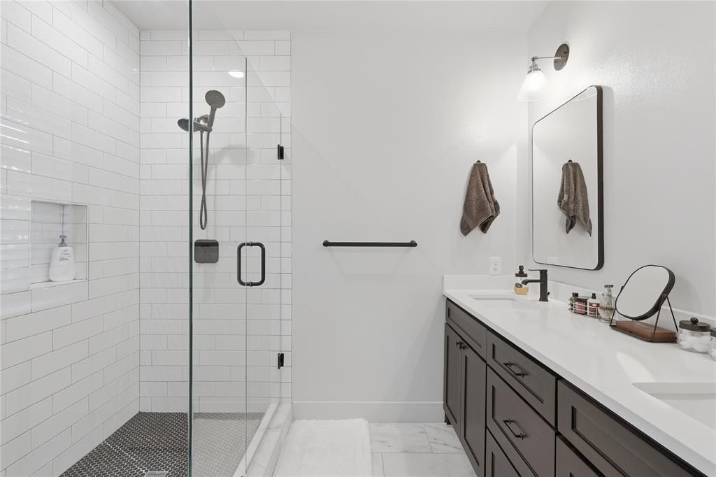 1005 Mount Auburn Avenue. Dallas, TX 75223