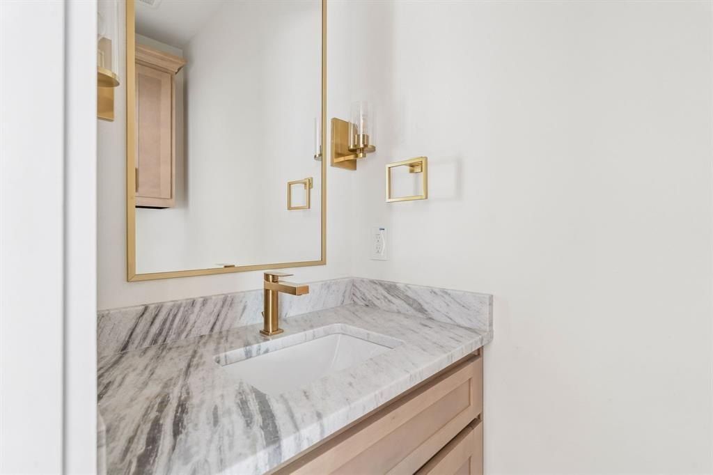 304 Golden Bell Lane. Fort Worth, TX 76107