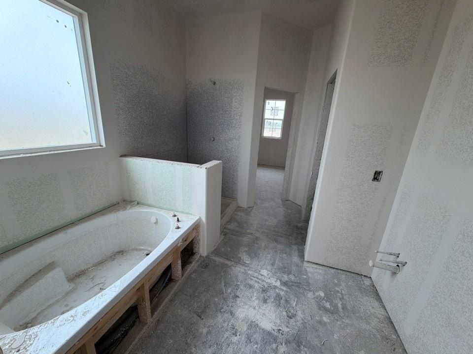 78 Aurora Avenue. Valley View, TX 76272