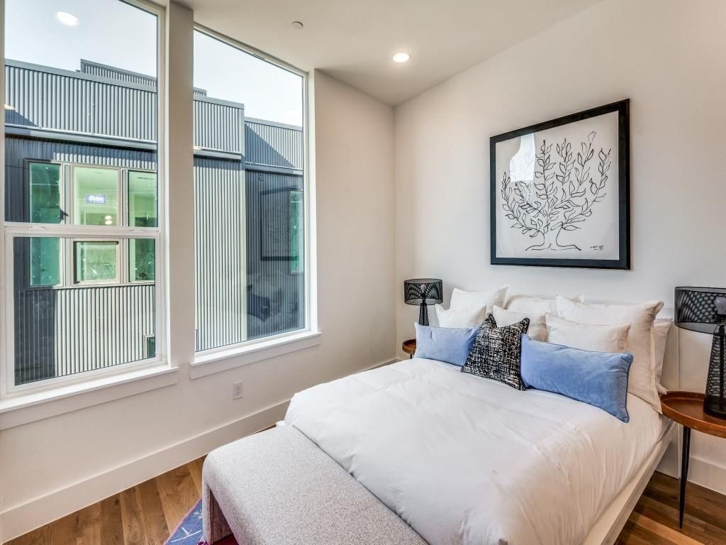 426 W 9Th Street. Dallas, TX 75208