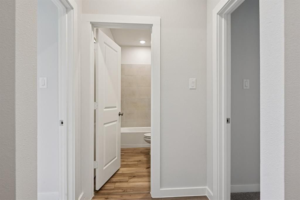 337 Amberville Drive. Red Oak, TX 75154