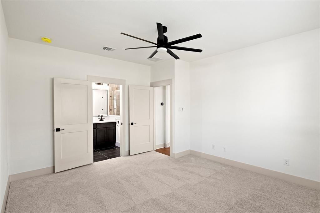 713 Escovedo Drive. Italy, TX 76651