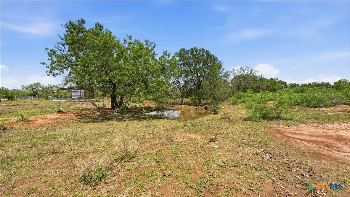 950 Highsmith Road. Luling, TX 78648