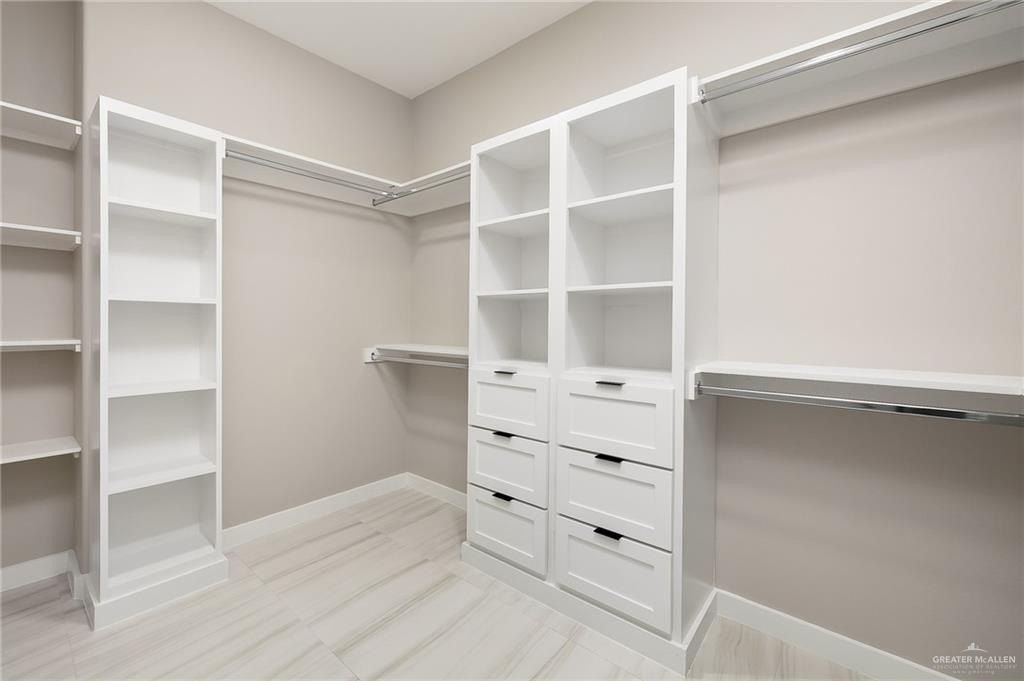 1518 Tierra Encantada. Weslaco, TX 78596
