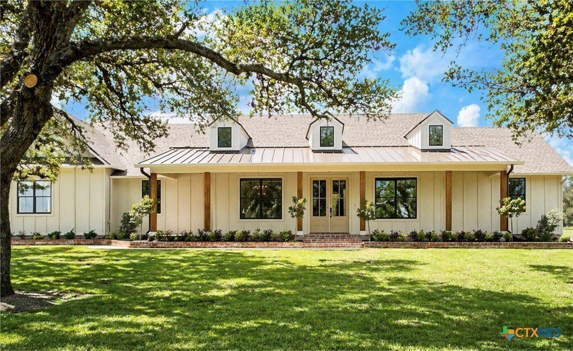 187 Mustang Valley Drive. Victoria, TX 77905