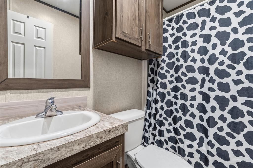 277 Rs County Road 4235. Emory, TX 75440