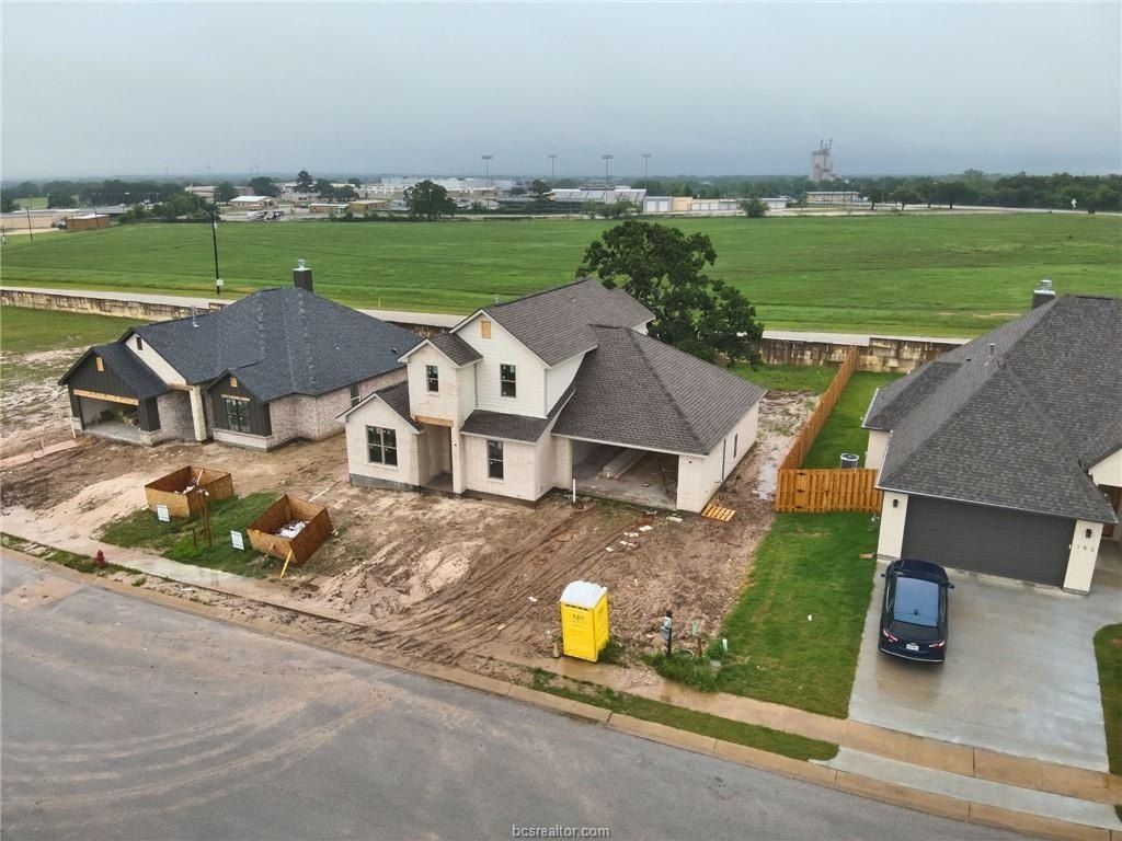 162 Buffalo Ridge Road. Giddings, TX 78942