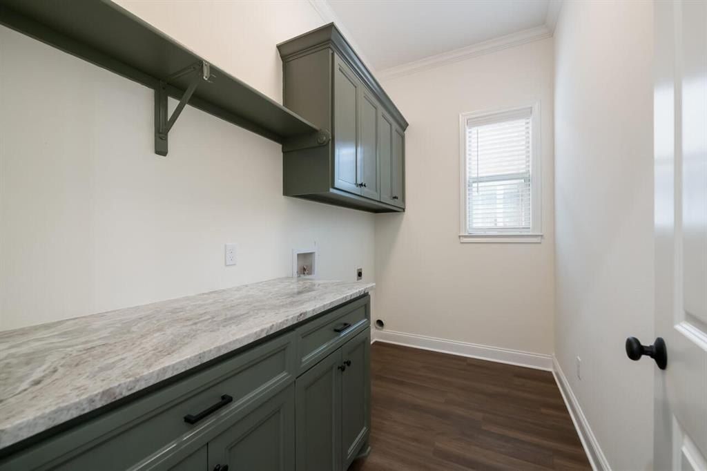 336 Camellia Drive. Hewitt, TX 76643