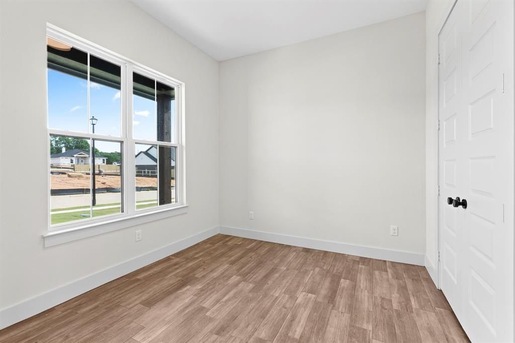 16421 Clearview Drive. Lindale, TX 75771