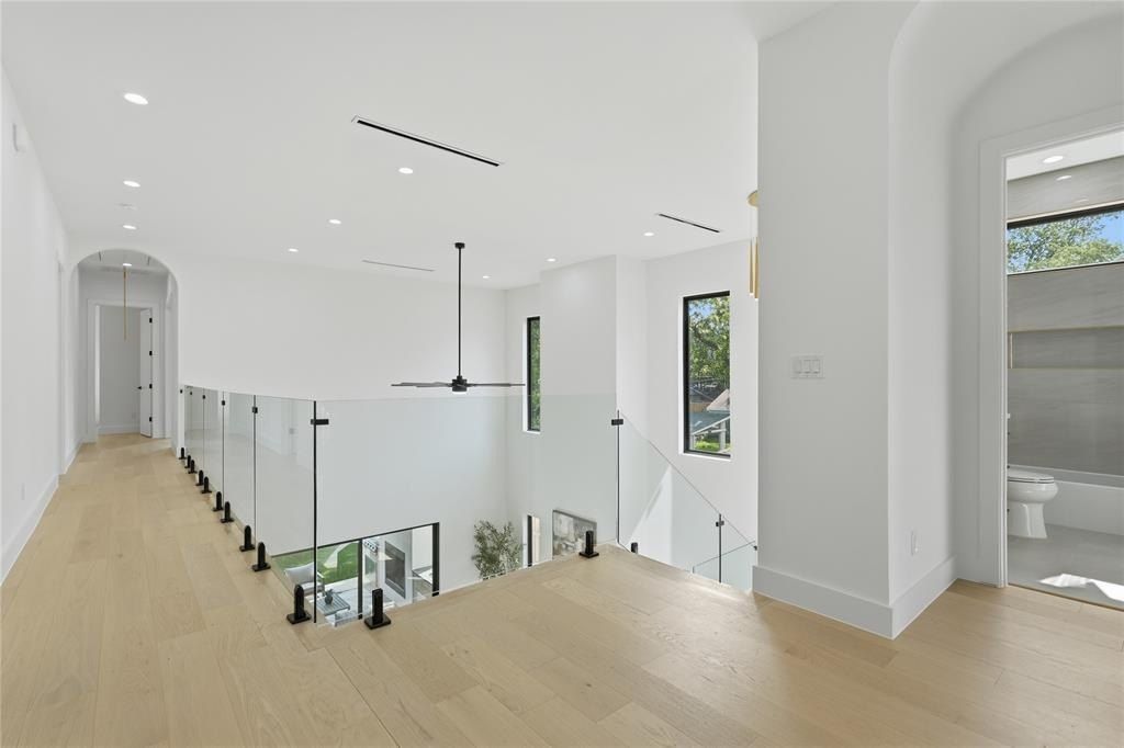 6038 Prospect Avenue. Dallas, TX 75206