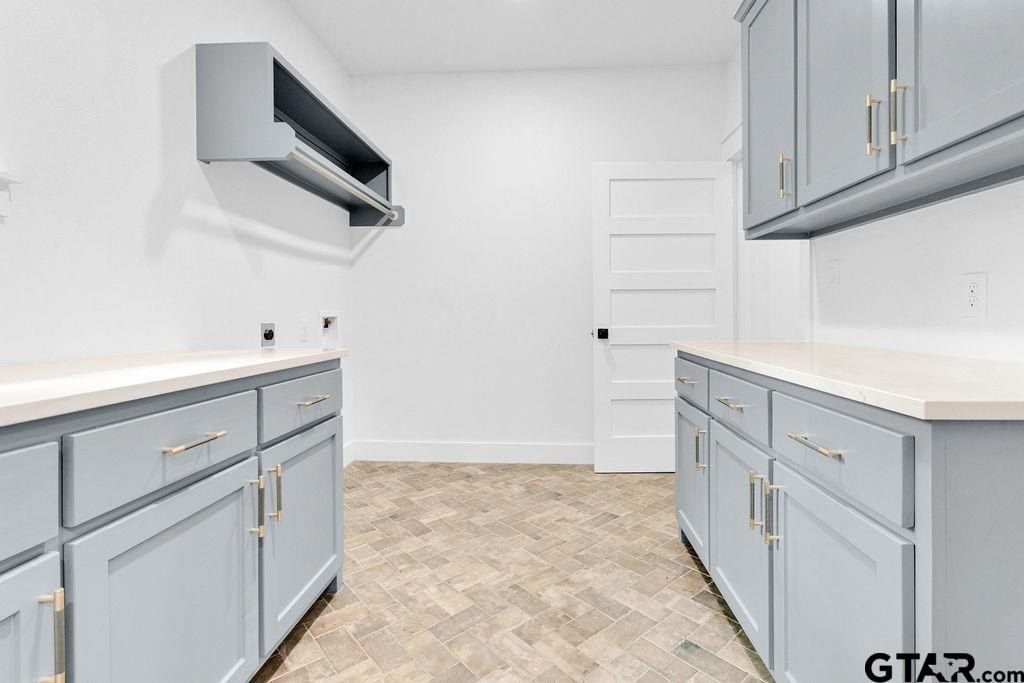 221 Brookside Drive. Hideaway, TX 75771