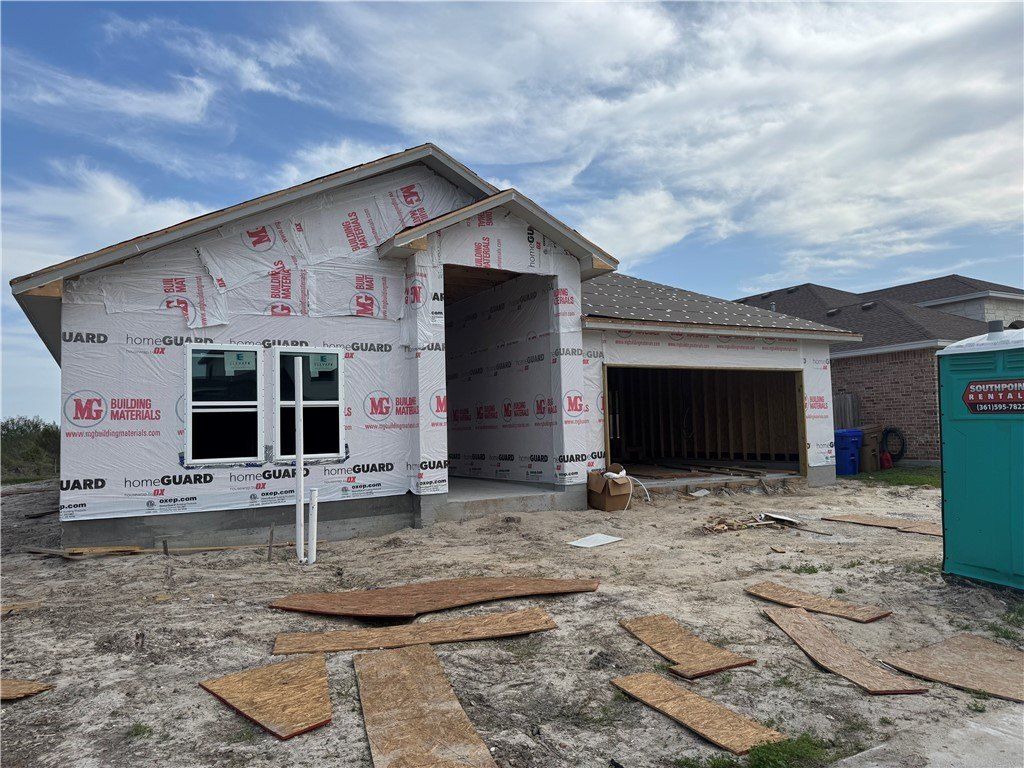 4106 Latitude. Corpus Christi, TX 78414