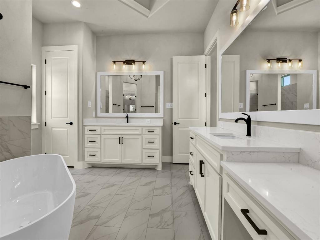 124 Desperado Way. Weatherford, TX 76088