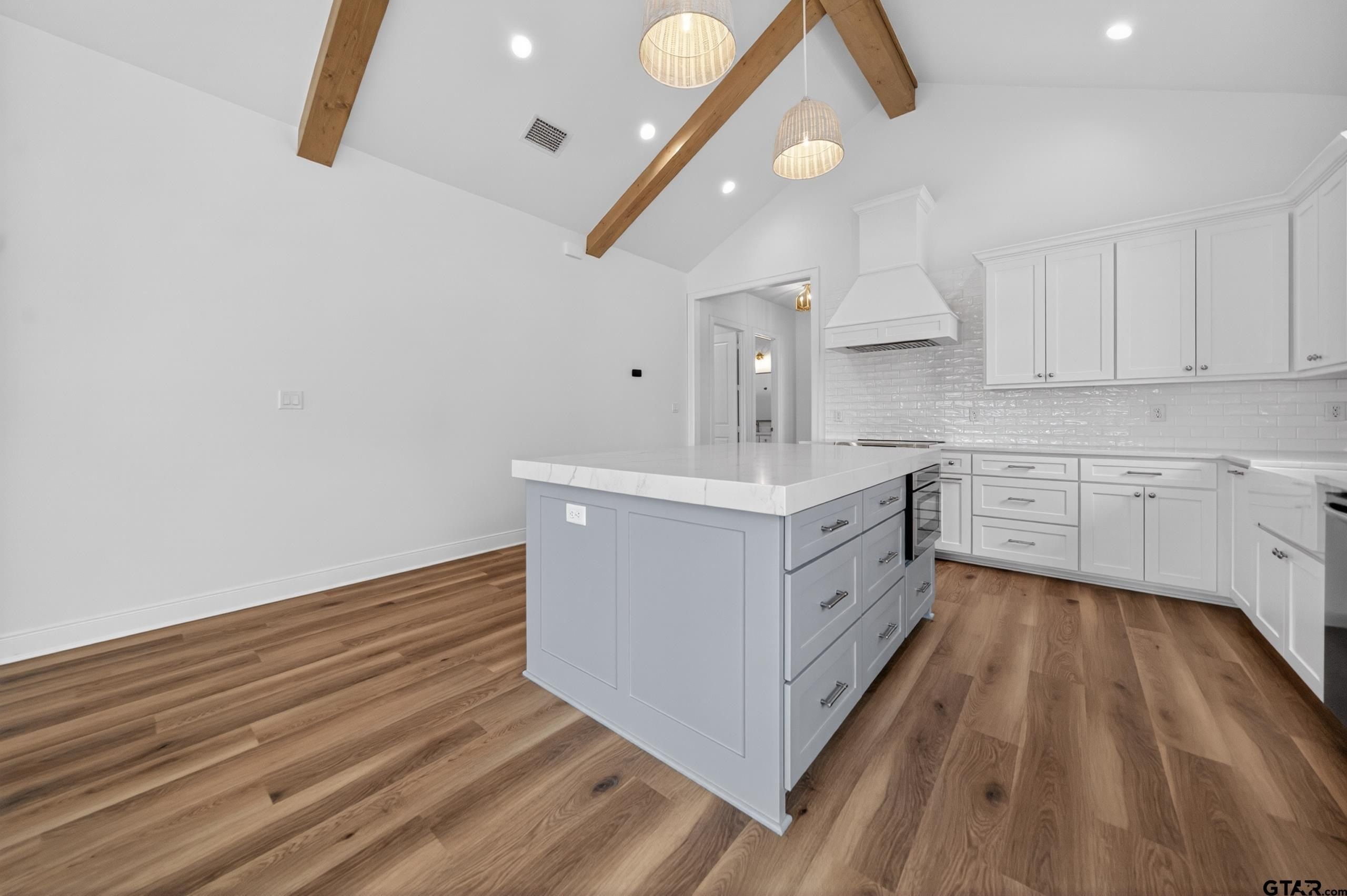 2628 Aqua Vista. Jacksonville, TX 75766