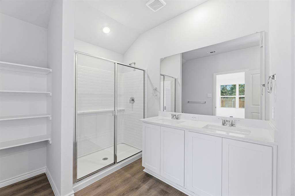 3923 Rose Hill Court. Denison, TX 75020