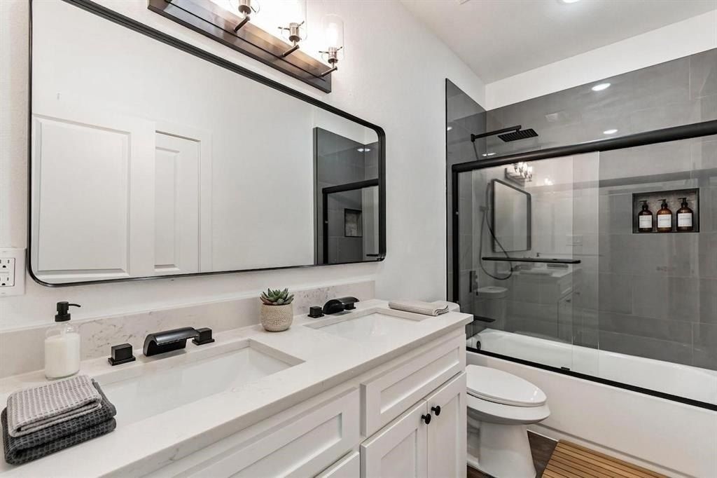 5914 Tin Top Highway. Granbury, TX 76048