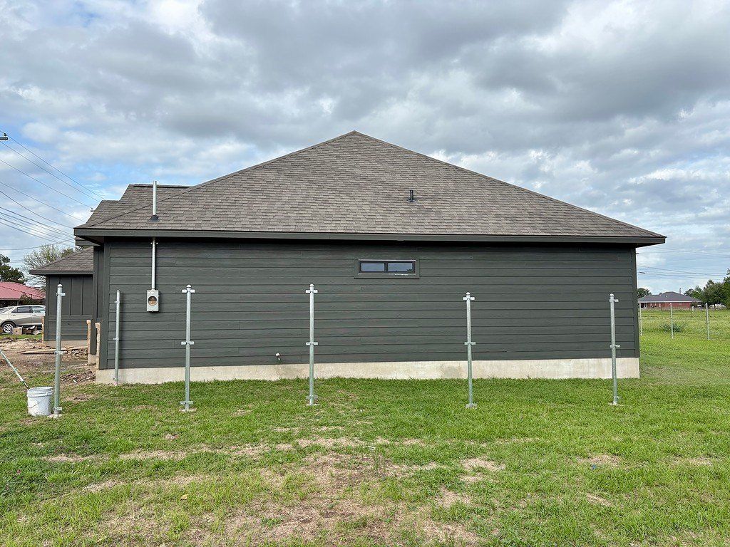 330 Cactus Street. Giddings, TX 78942