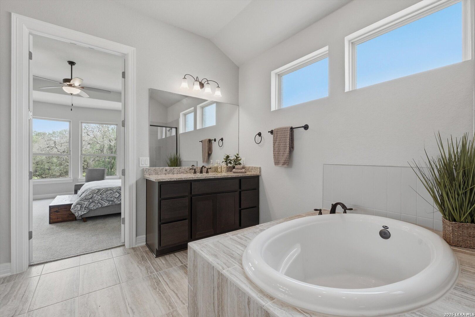 400 Seibel Way. Universal City, TX 78148
