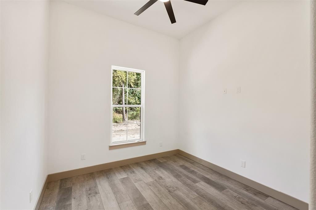 30 Rainbow Drive. Malakoff, TX 75148