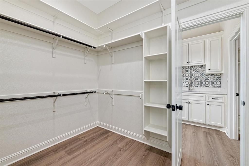 10208 Castleberry Lane. Waco, TX 76712