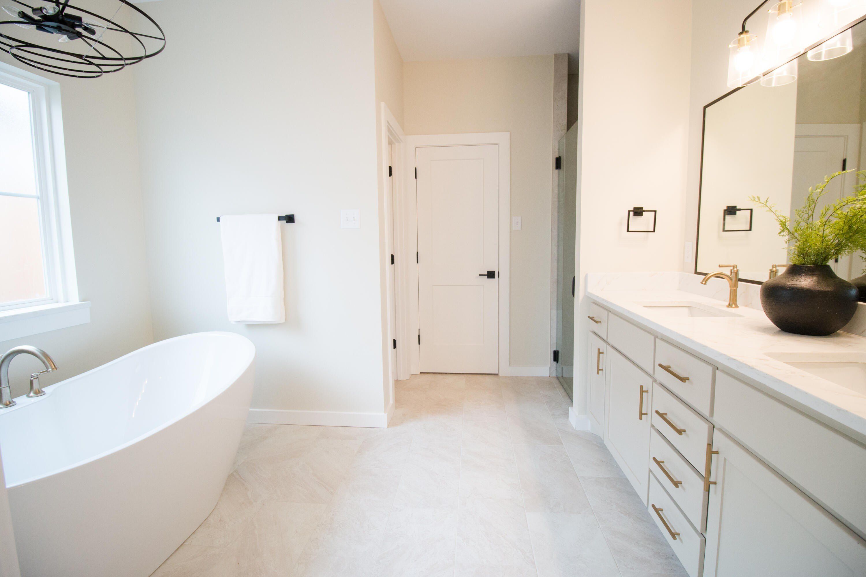 5442 Riviera Lane. San Angelo, TX 76904