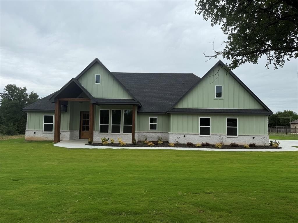 4005 Marine Circle. Millsap, TX 76066