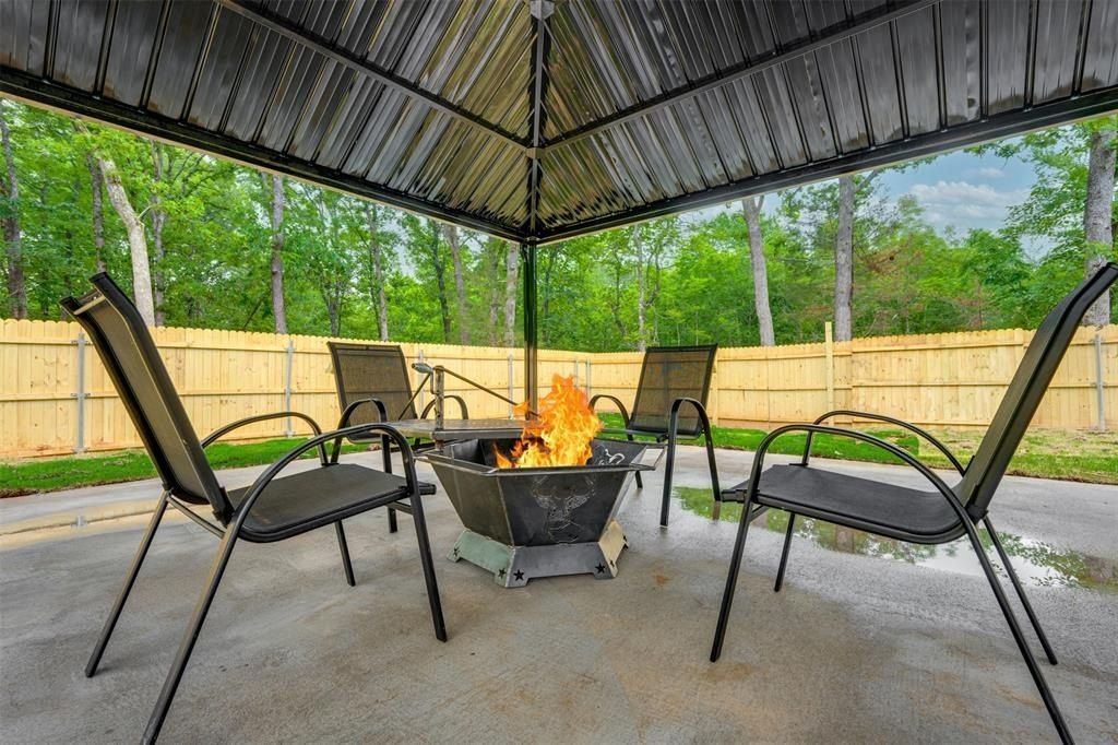 130 Private Road 35407. Sumner, TX 75486