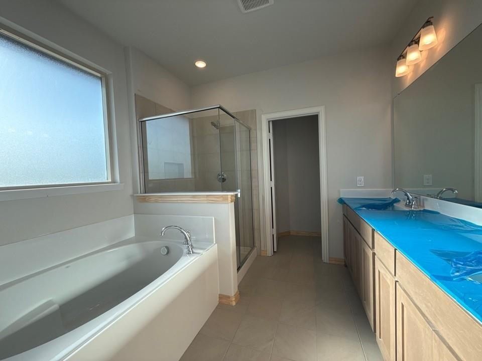 630 County Road 200. Valley View, TX 76272